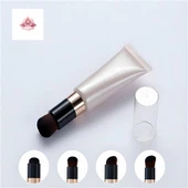 Tube cosmétique à embout remplaçable